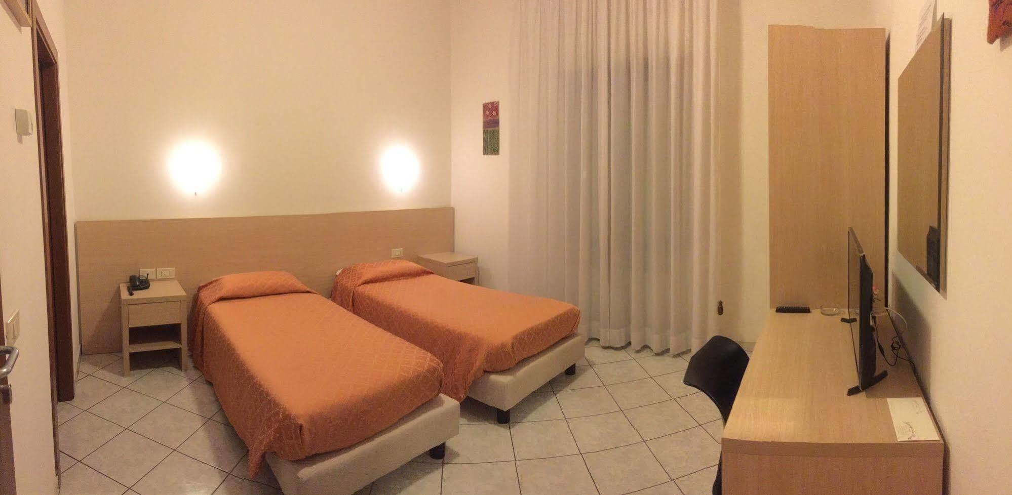 Albergo La Posta Arezzo Badia Al Pino Exterior foto